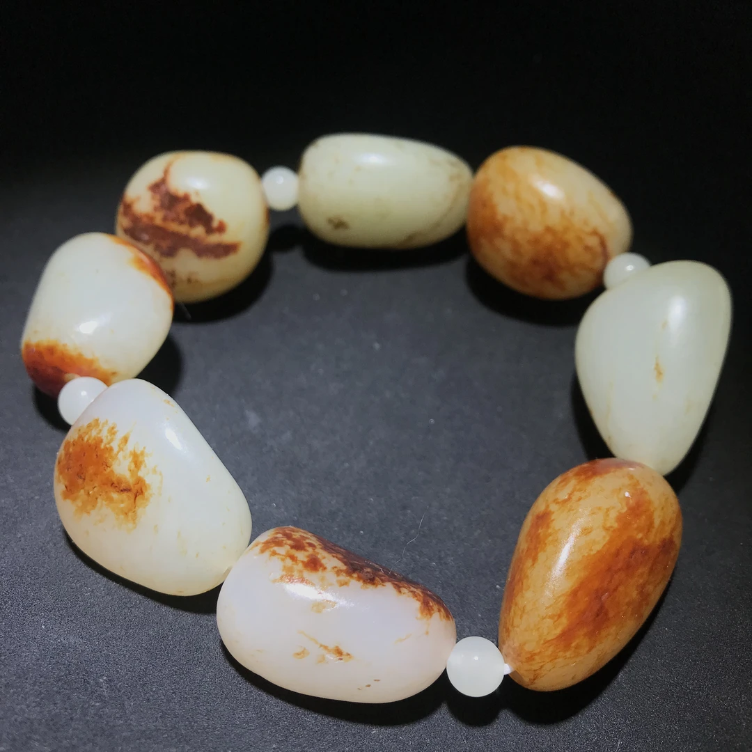 110克和田玉原石手串