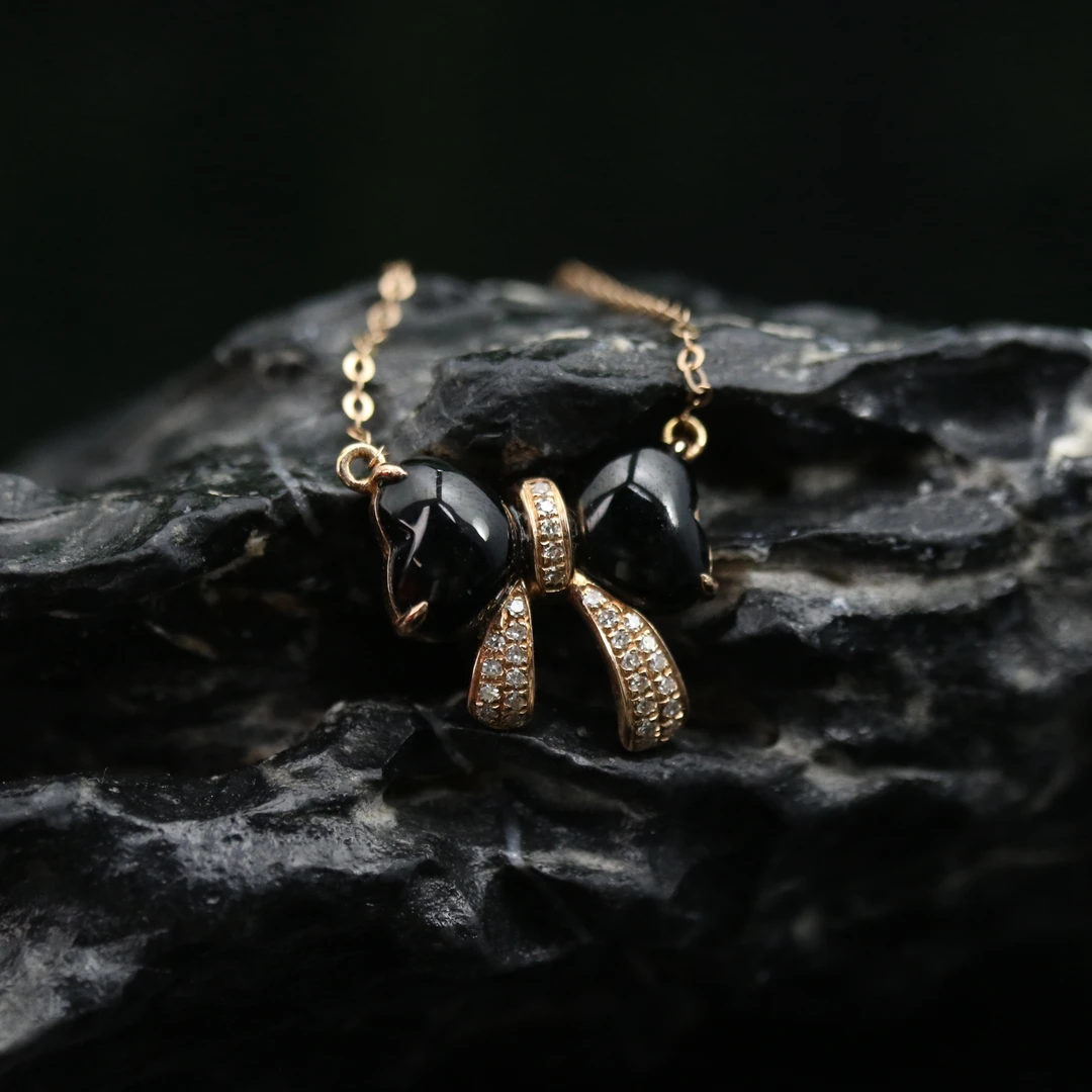 14天然缅甸翡翠A货18k墨翠蝴蝶结项链/800100/上海嘉禾拍卖