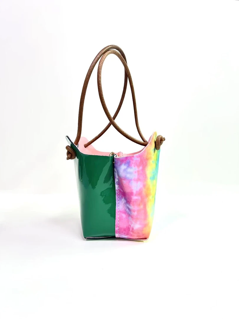 QB “菜篮子”【手机包】意大利进口头层小牛皮个性时尚包包（无链条）