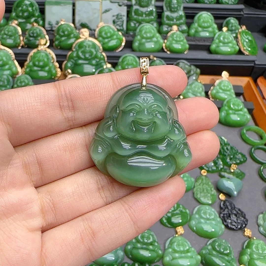 颈饰18K金镶嵌和田玉（碧玉）