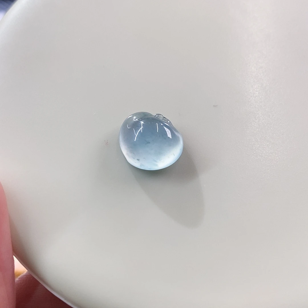 颈饰未镶嵌翡翠蓝钢桃子