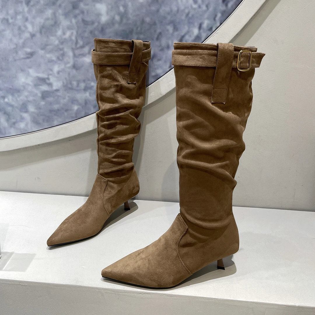 绒面卡其色长靴女2025新款复古褶皱堆堆靴气质细跟尖头显瘦时装靴