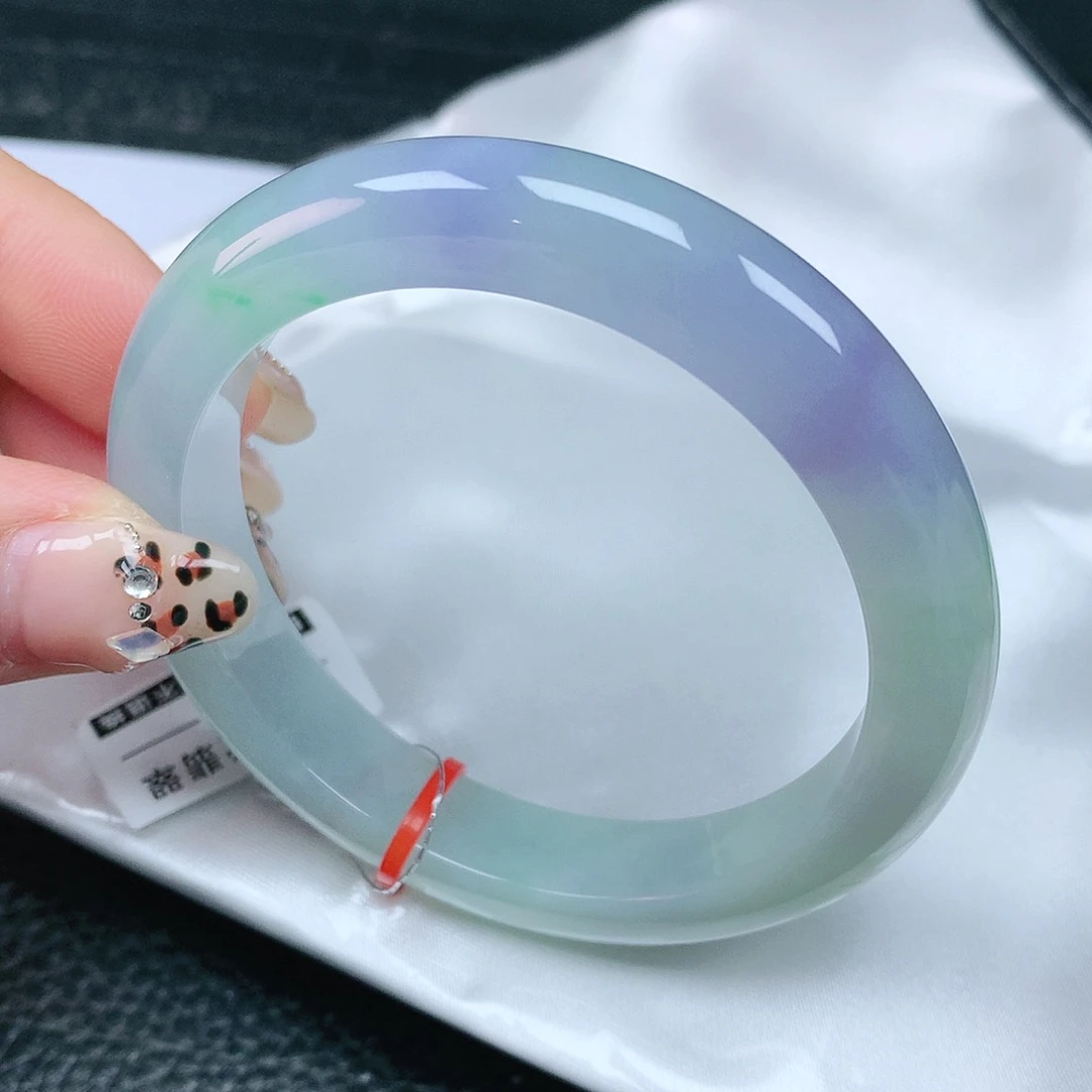 翡翠手镯未镶嵌52圈