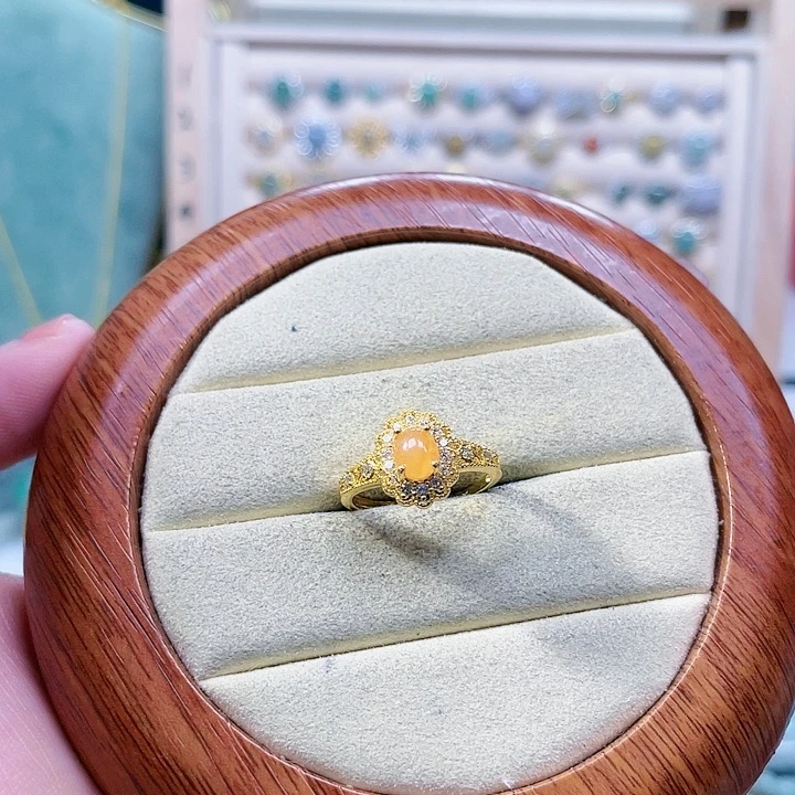 翡翠手镯未镶嵌天然翡翠