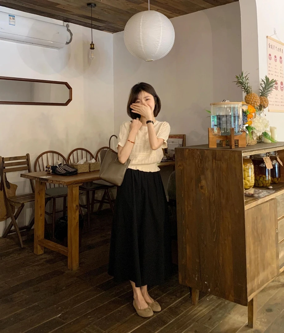 2025夏季新款时尚气质韩系休闲风杏色针织短袖衬衫高腰黑色半裙女