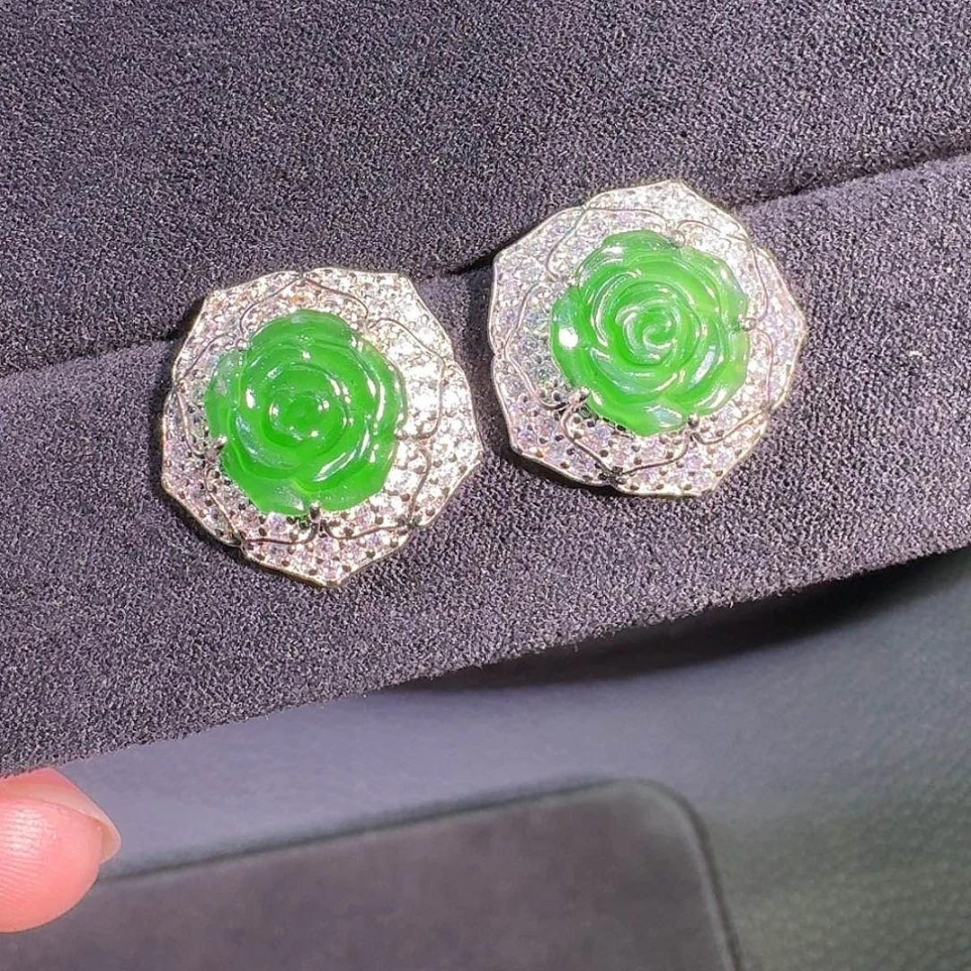 翡翠未镶嵌耳饰玫瑰