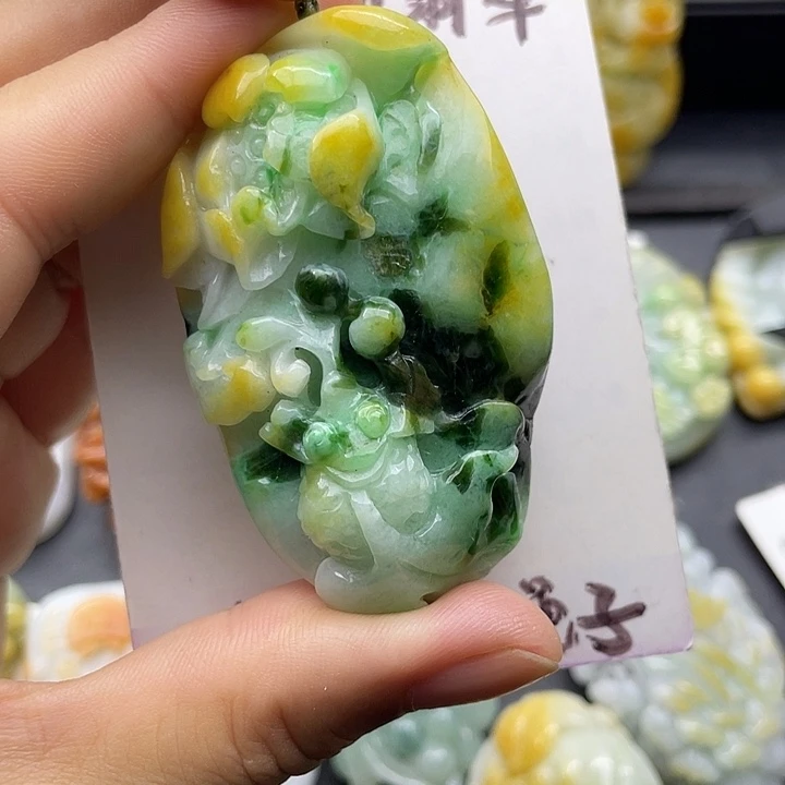 颈饰未镶嵌翡翠天然翡翠