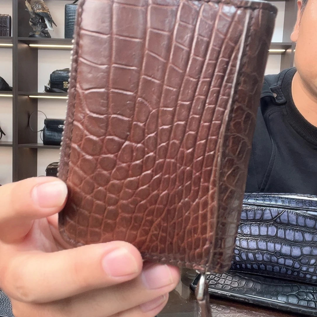 水牛剖层皮革鳄鱼皮鳄鱼皮卡包棕色
