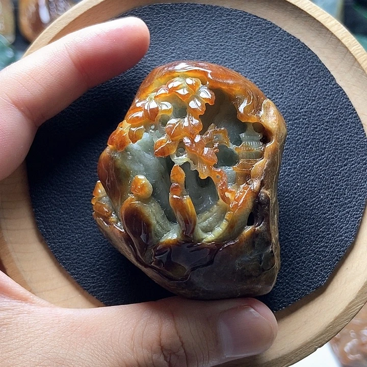 郭***丰颈饰未镶嵌翡翠翡翠a货