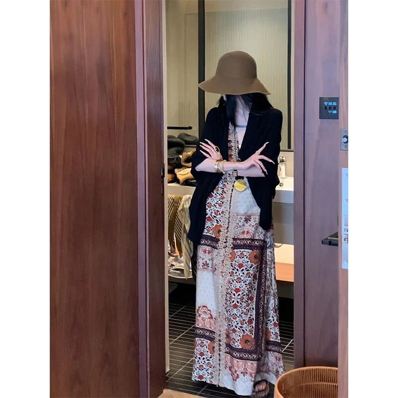 2025夏季度假风高级感V领时尚宽松显瘦连衣裙女复古氛围感长裙子