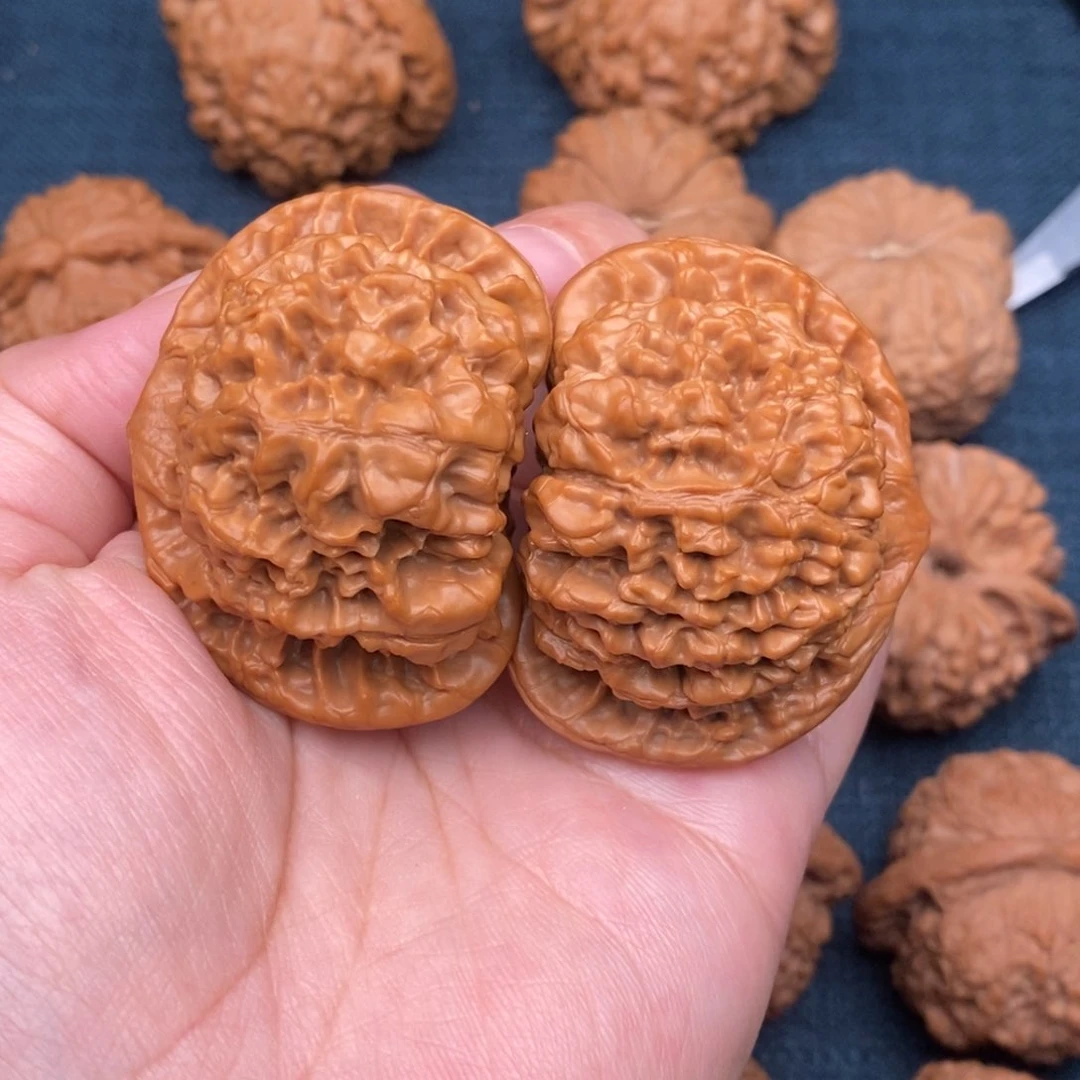 文玩核桃把件50毕业凹底麒麟纹官帽全品