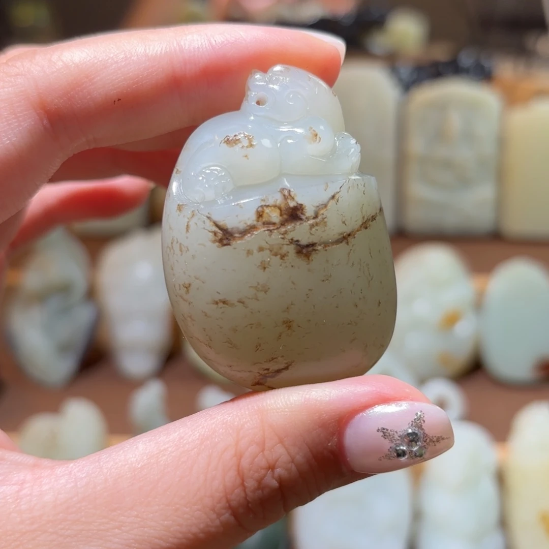 和田玉未镶嵌颈饰