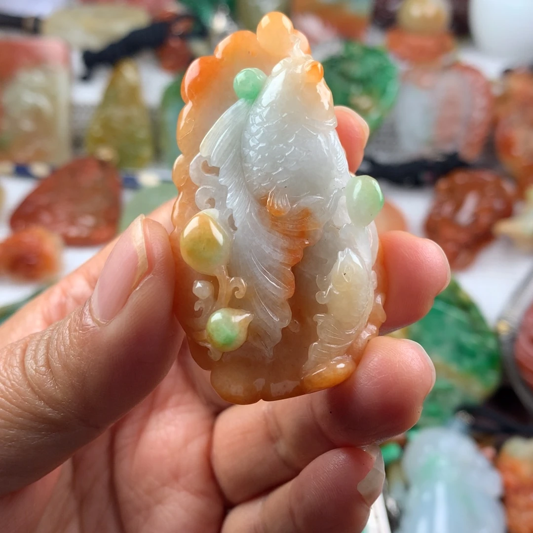 翡翠未镶嵌颈饰挂件