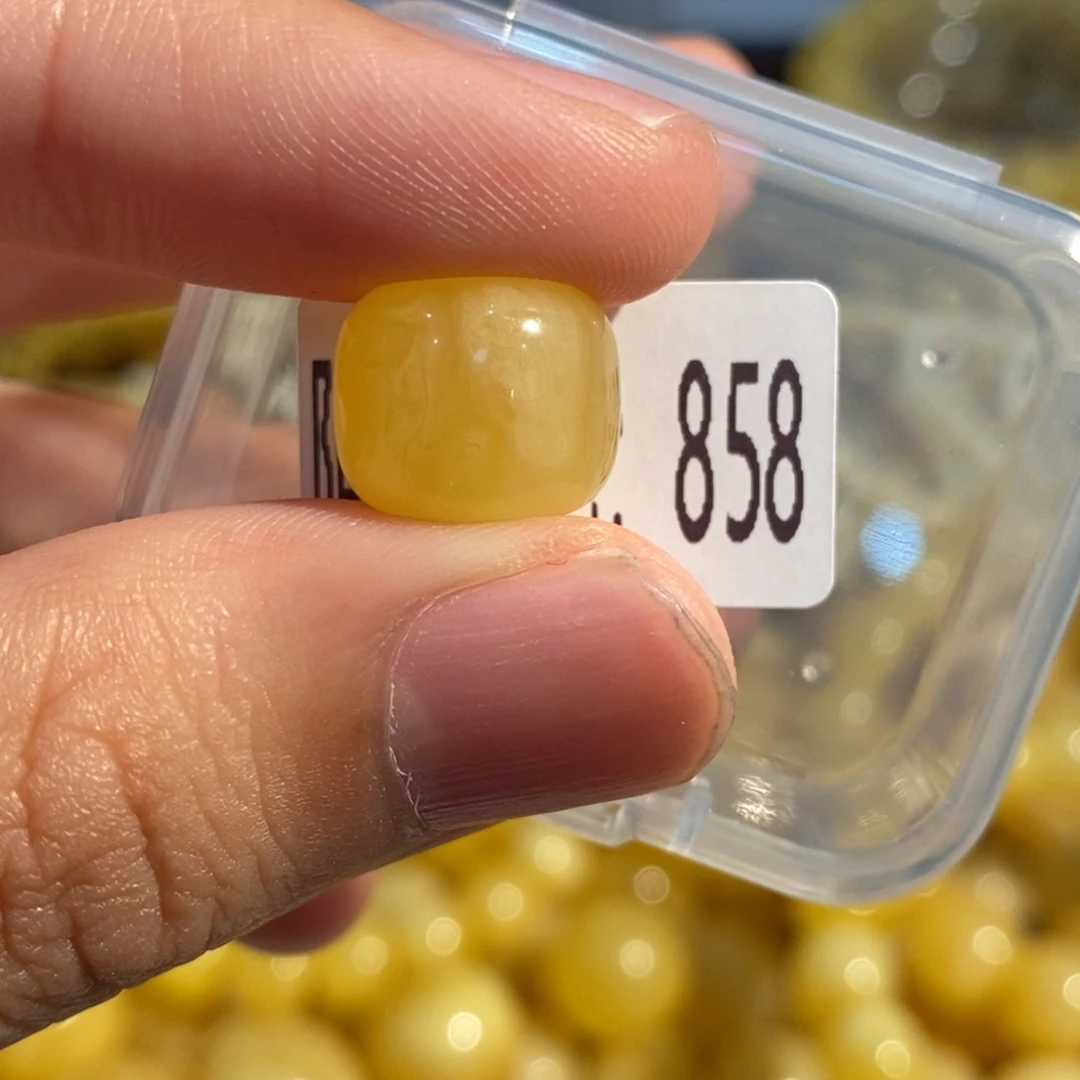 蜜蜡未镶嵌珠宝奇石858