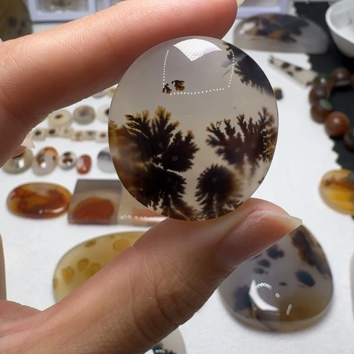 玛瑙/玉髓未镶嵌珠宝奇石