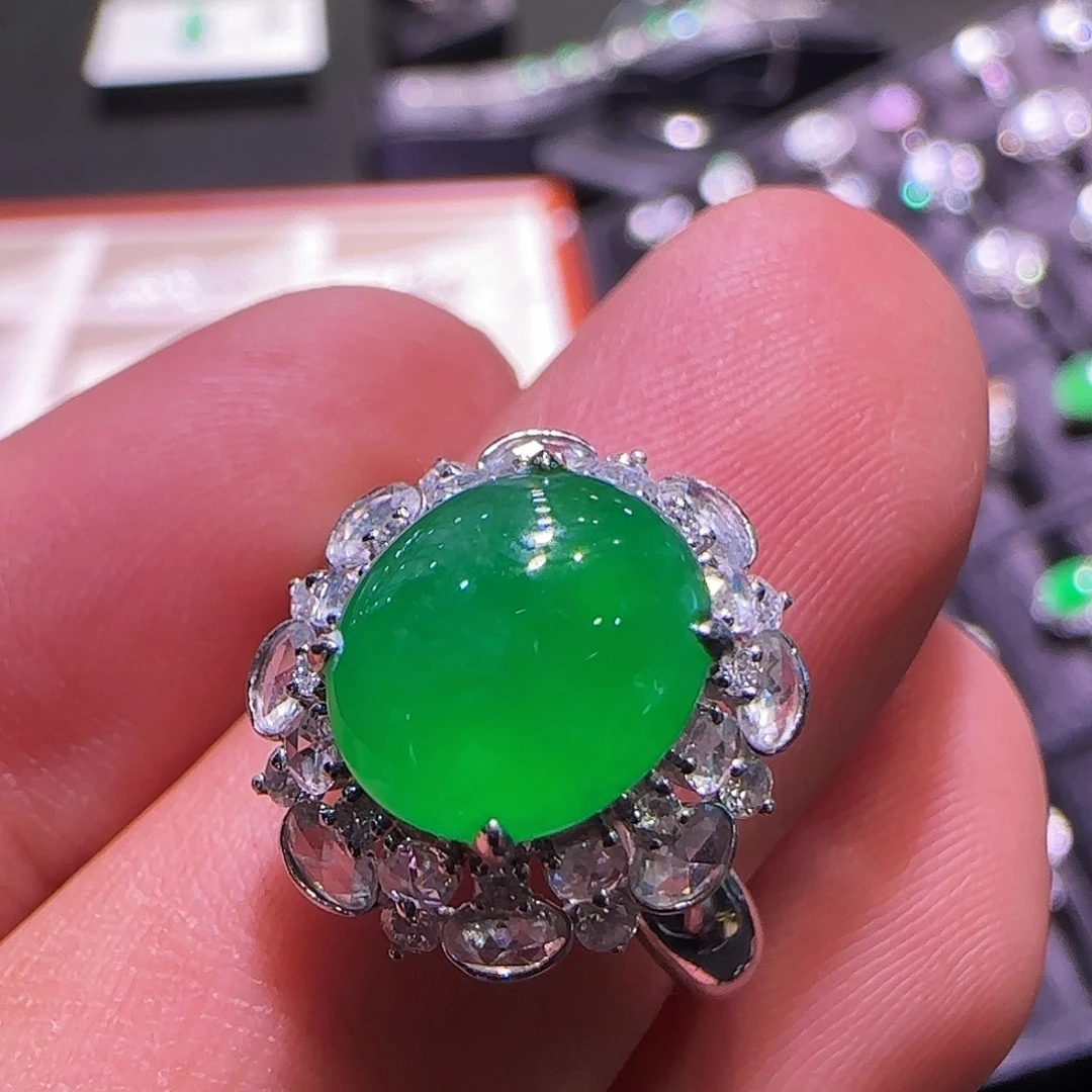 翡翠18K金镶嵌戒指