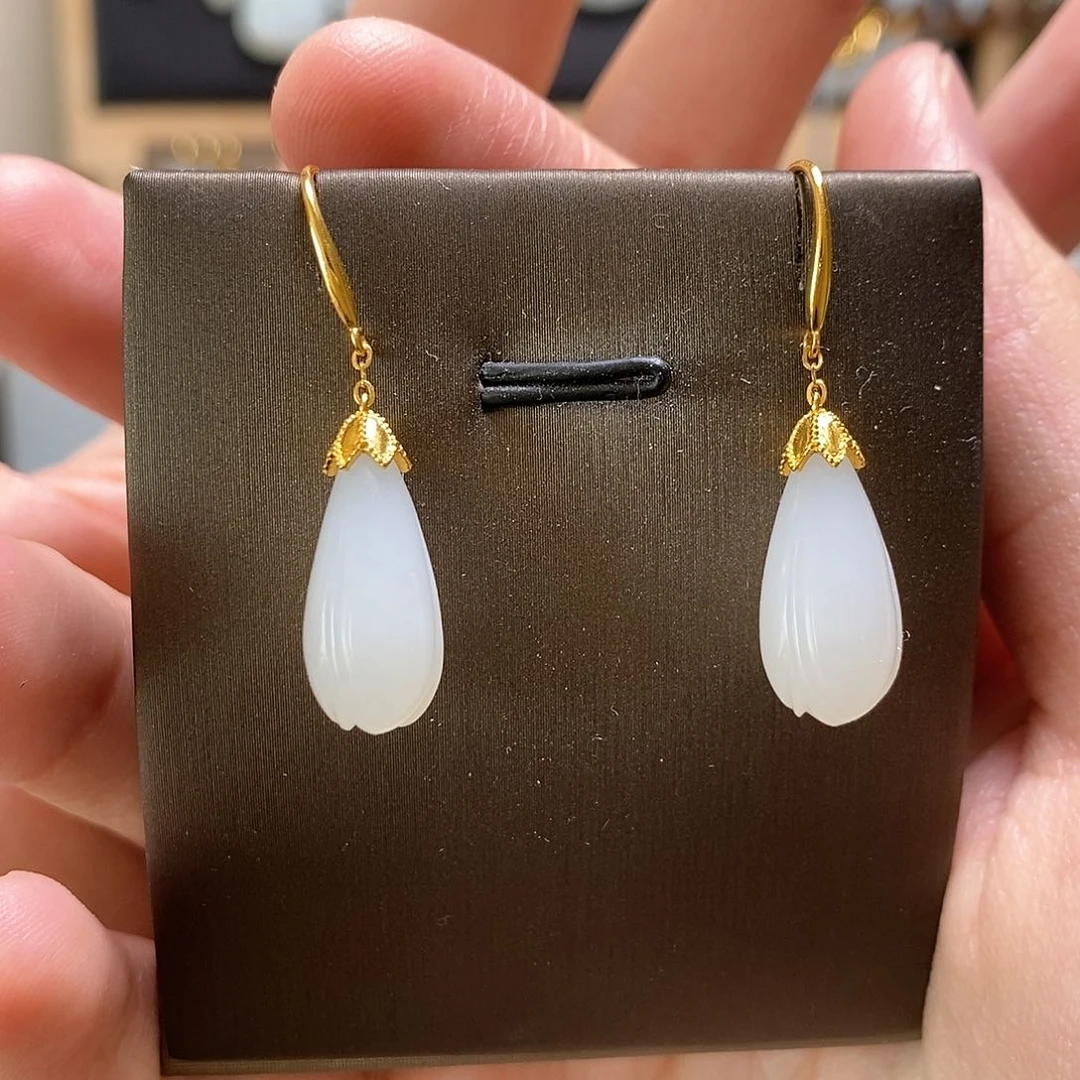 和田玉耳坠18K金镶嵌寒**?