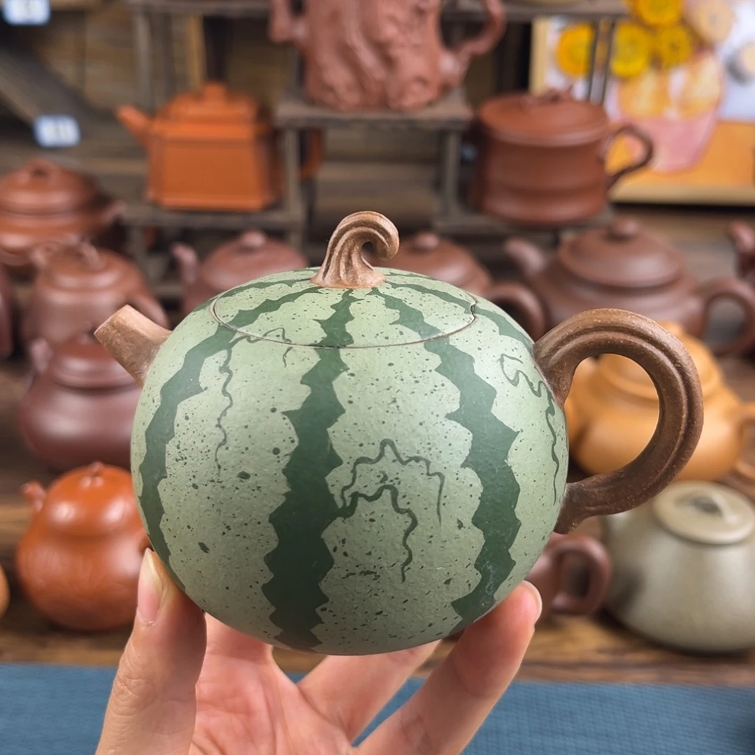 紫砂茶壶手工制作工艺精湛