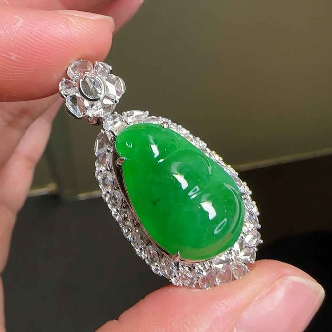 翡翠18K金镶嵌颈饰天然翡翠