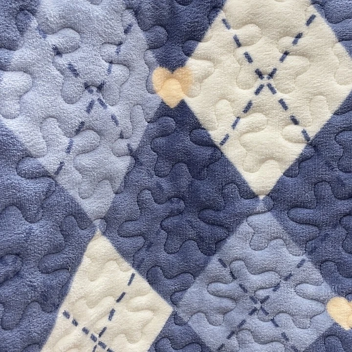 牛奶绒2.2.3蓝色格子