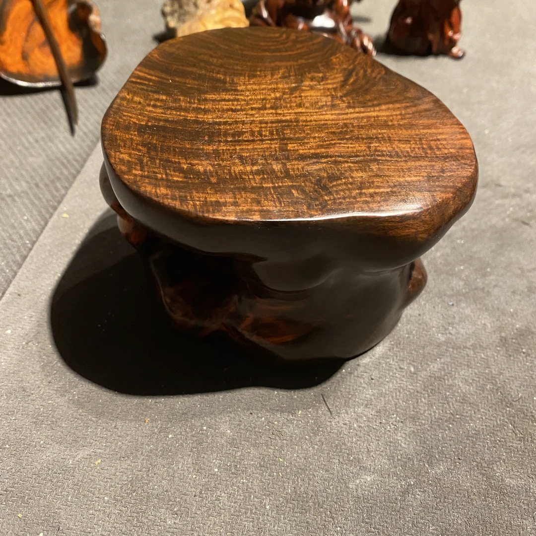 大红酸枝底座摆件