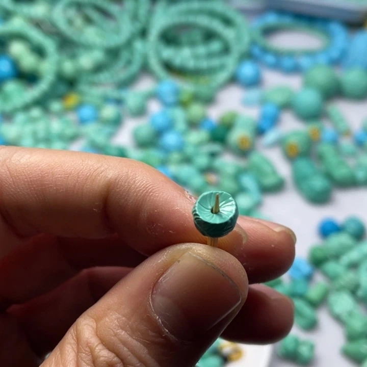 非金属卡8绿色羽毛扣子
