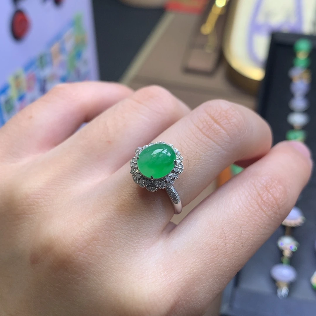 翡翠18K金镶嵌颈饰翡翠