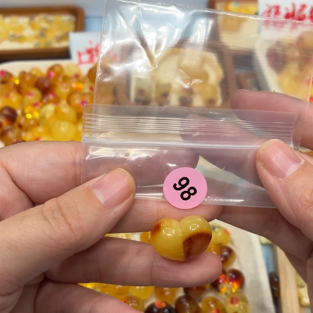 琥珀未镶嵌珠宝奇石