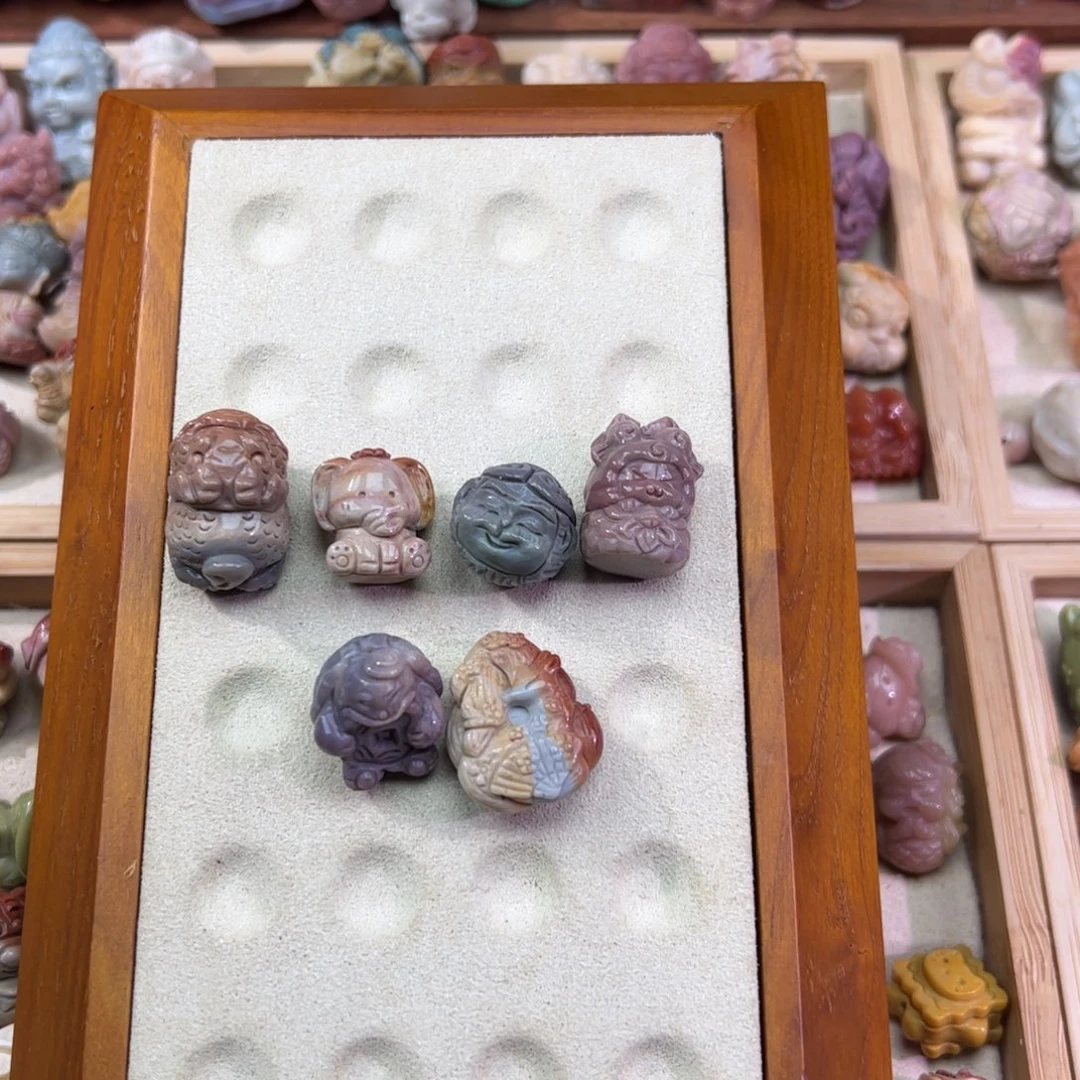 ****喂石英质玉未镶嵌珠宝奇石