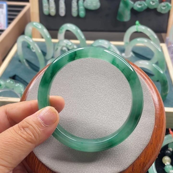 石英质玉手镯未镶嵌W**?