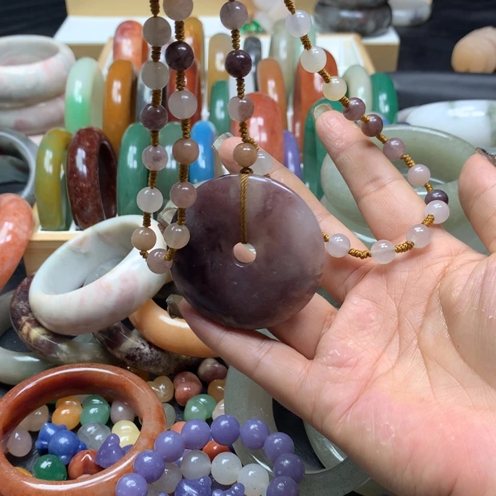 未镶嵌手镯石英质玉