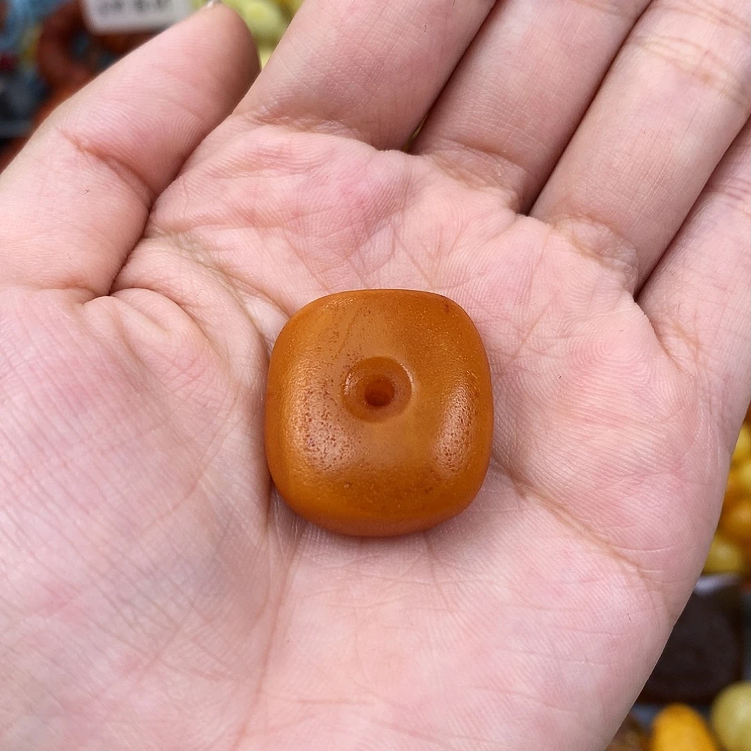 未镶嵌琥珀珠宝奇石