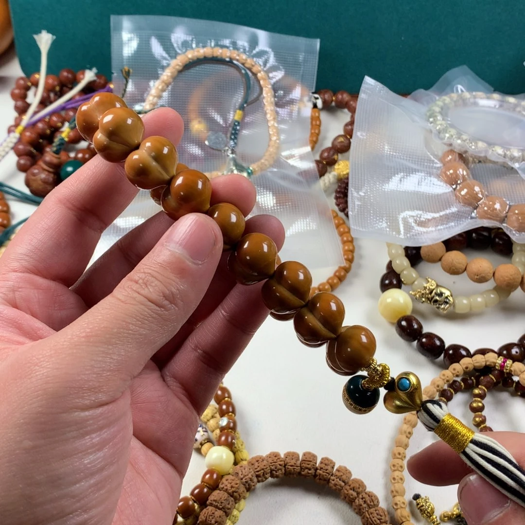 猴头核桃吊坠。。。。。。。。。。。