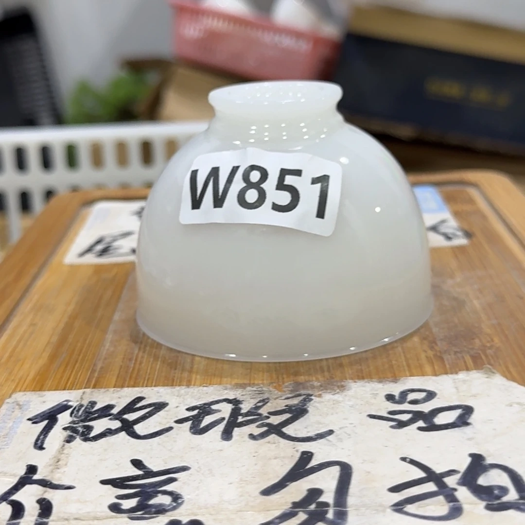 微瑕疵介意勿拍陶瓷器皿A881