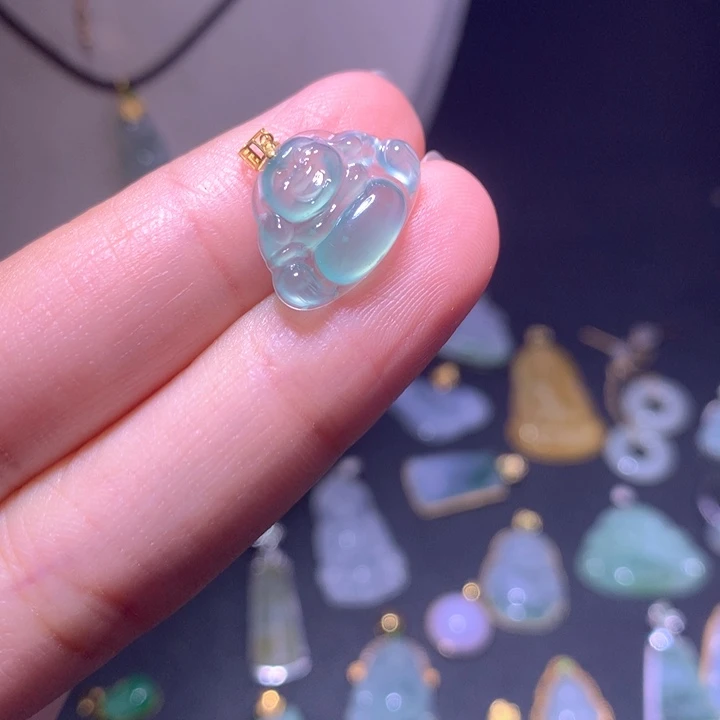 颈饰18K金镶嵌翡翠翡翠