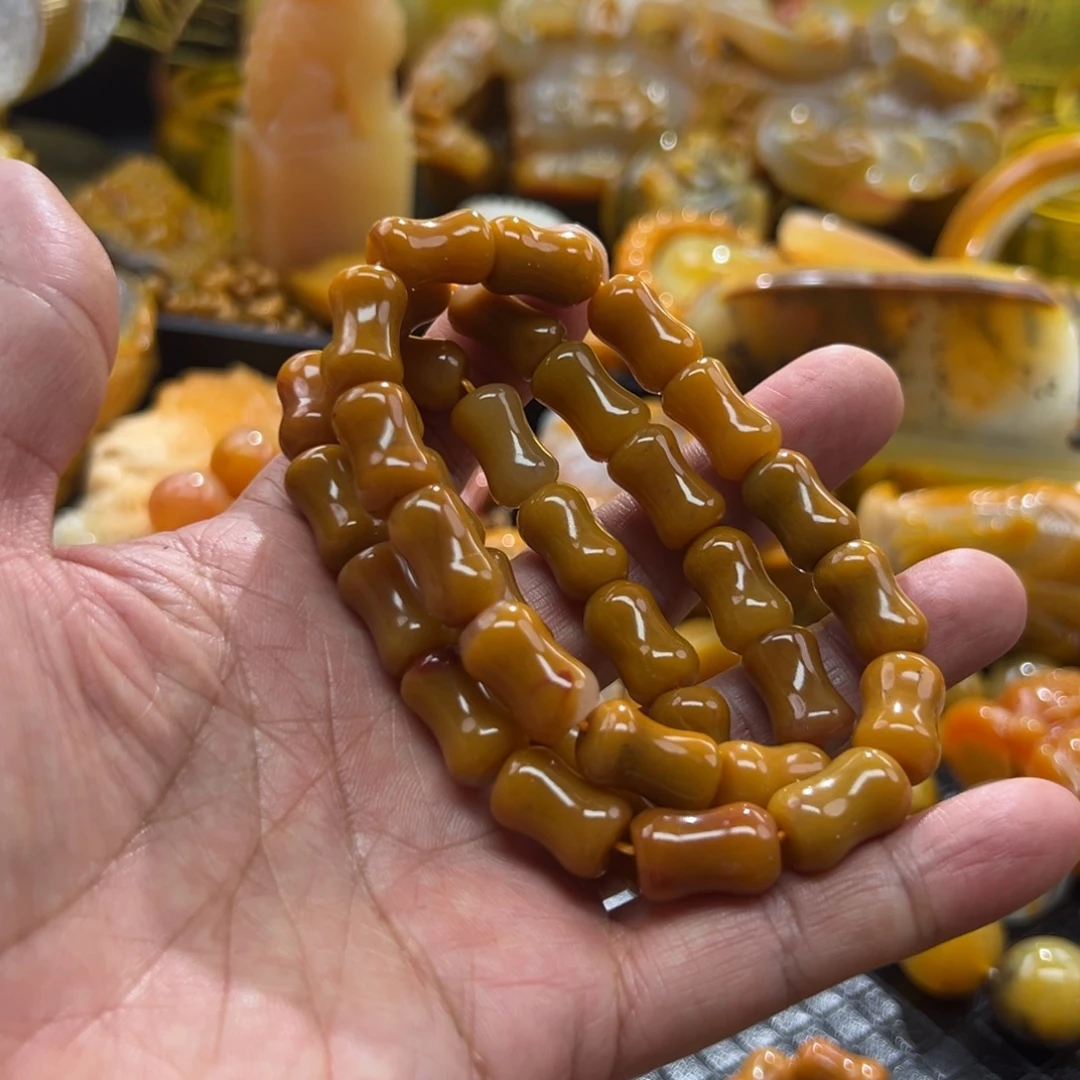 石英质玉未镶嵌颈饰