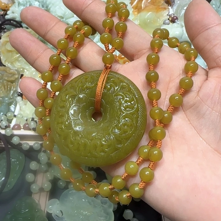 蛇纹石玉未镶嵌吊坠