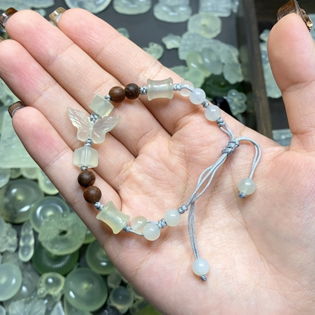 未镶嵌蛇纹石玉颈饰