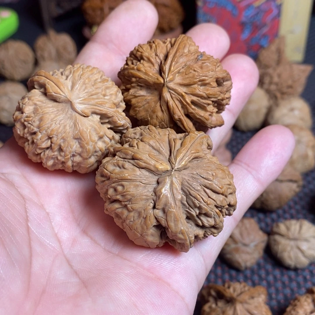 文玩核桃把件石*?文玩