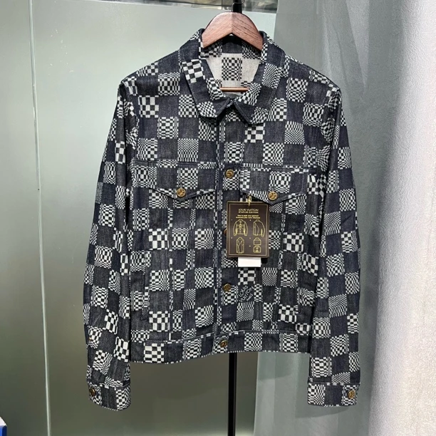 99新 LouisVuitton/路易威登 Lv棋盘格挂牌牛仔外套尺码：48