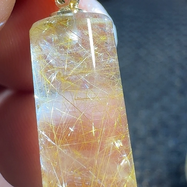 未镶嵌颈饰水晶瞎*儿