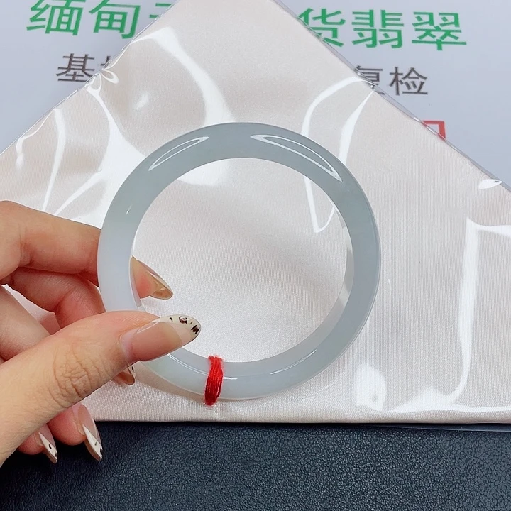 十***。未镶嵌手镯翡翠糯冰条