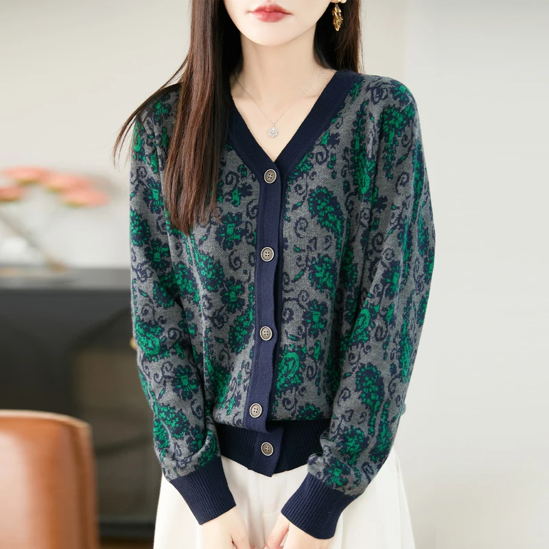 哥弟阿玛施正品秋冬新款复古提花撞色毛针织衫女V领时尚开衫外搭