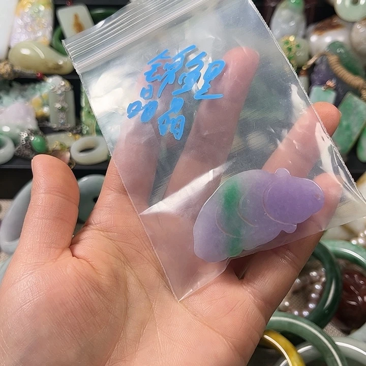 锦***晶翡翠未镶嵌颈饰翡翠未镶嵌颈饰