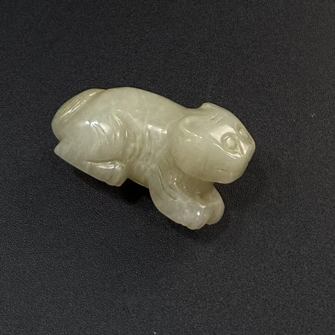 LOT.26/20世纪青白玉瑞兽/JG201427