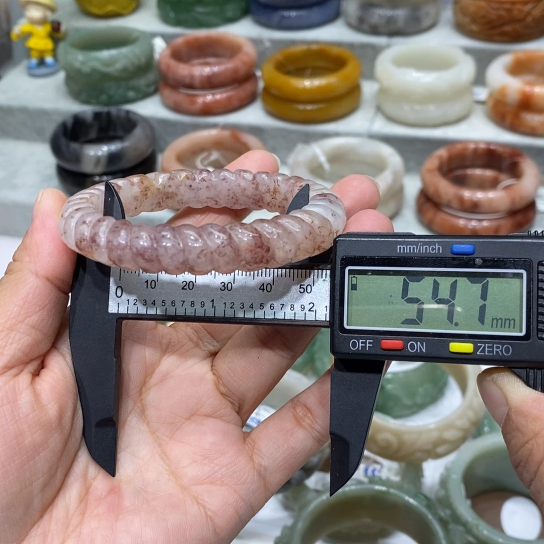 石英岩玉未镶嵌手镯