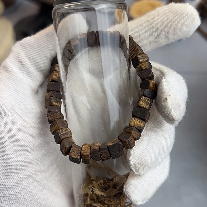 沉香碎屑沉香奇楠沉香随形单圈多样性发一