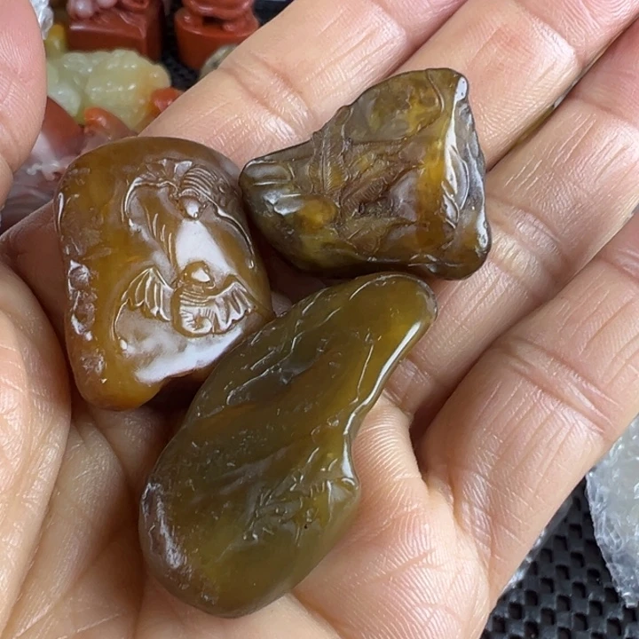 寿山石憨***香寿山石黑田黄