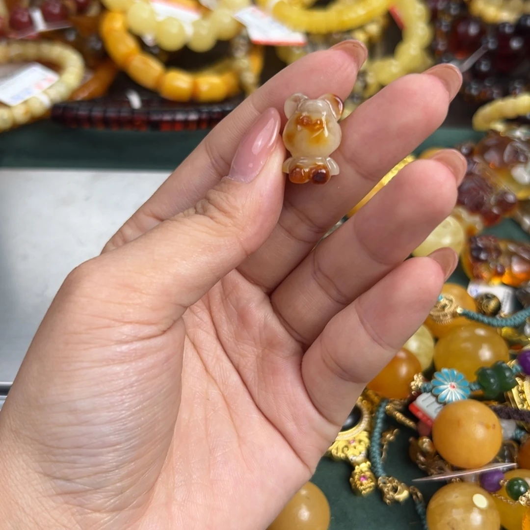 琥珀未镶嵌珠宝奇石