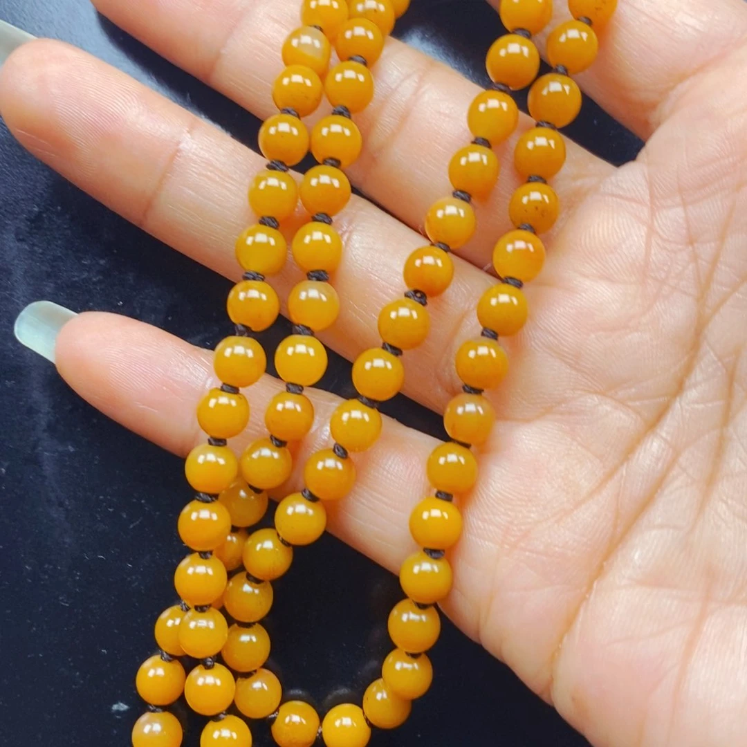 石英质玉（黄龙玉）未镶嵌颈饰